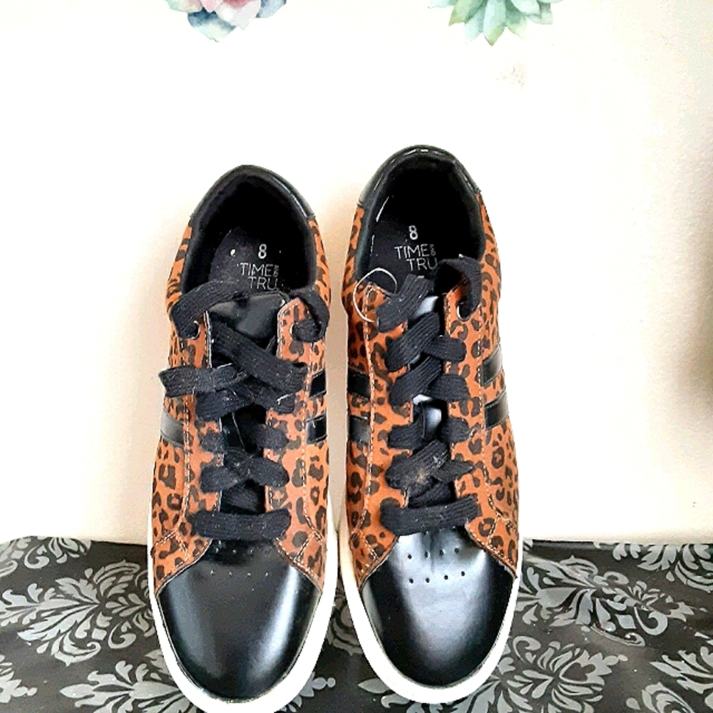 Shoes - Picture 2 of 2